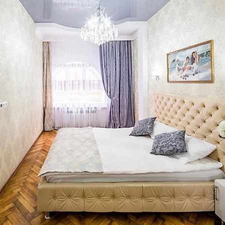Designer Apartment Зі Світлом! Liov Exterior foto