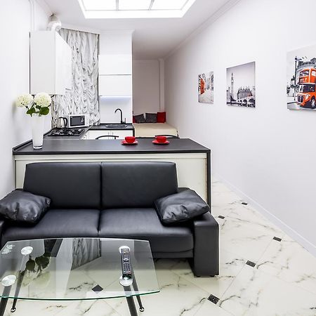 Designer Apartment Зі Світлом! Liov Exterior foto