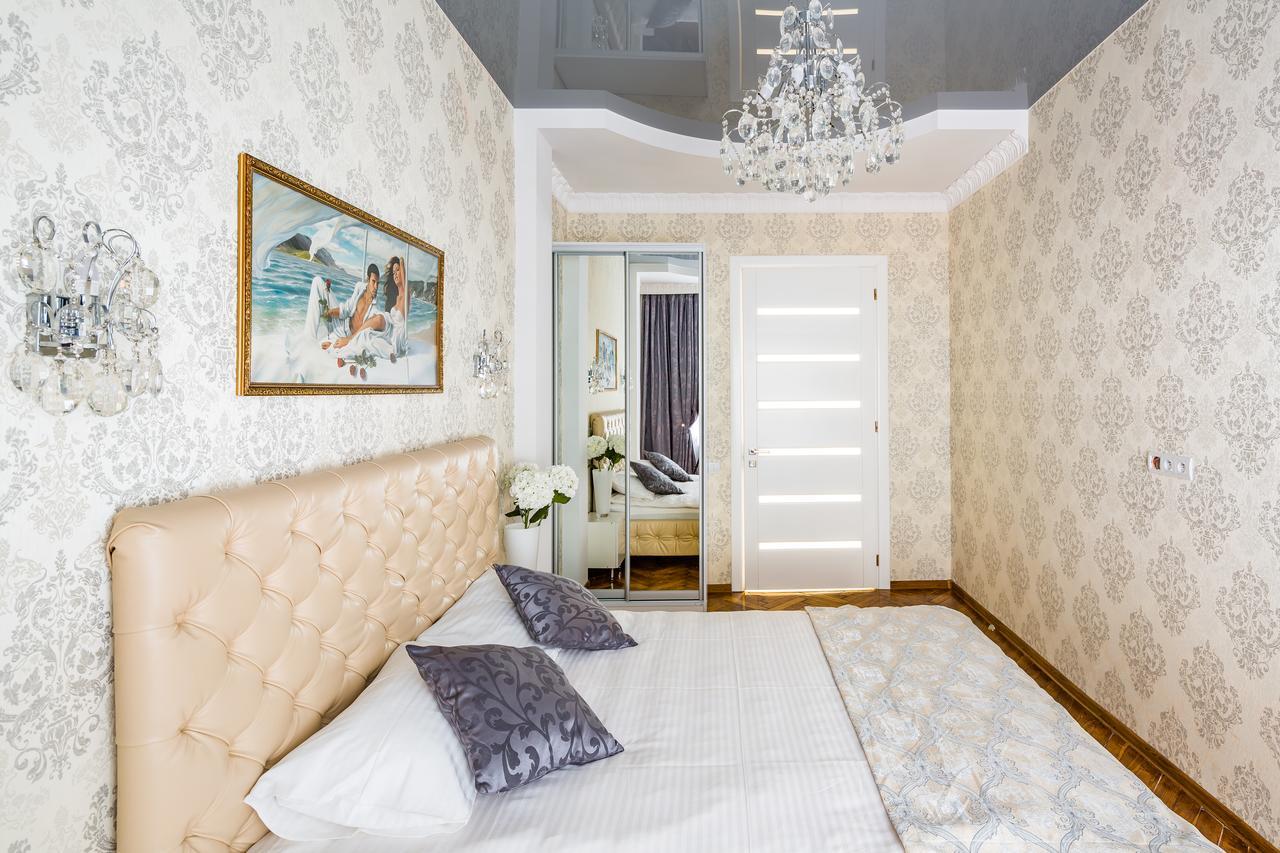 Designer Apartment Зі Світлом! Liov Exterior foto