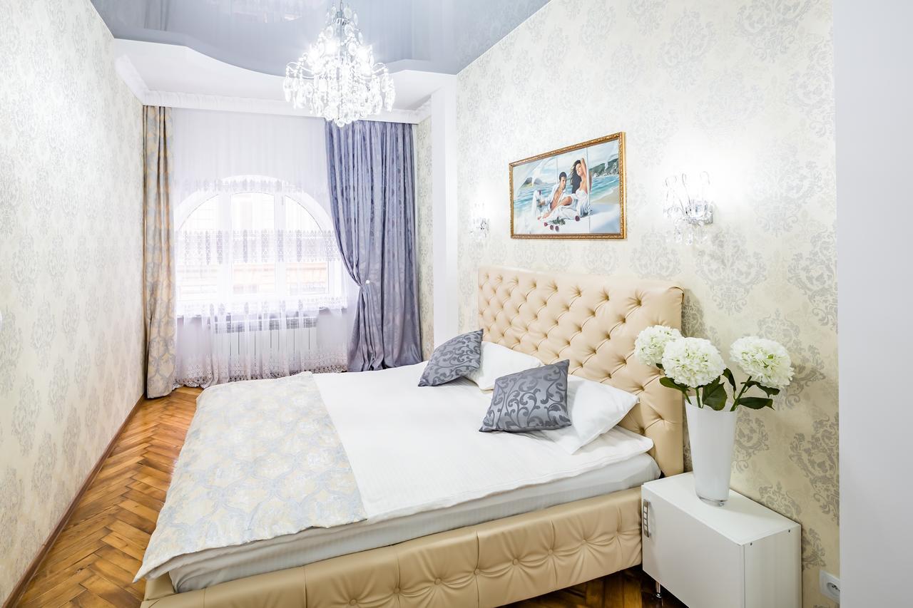 Designer Apartment Зі Світлом! Liov Exterior foto